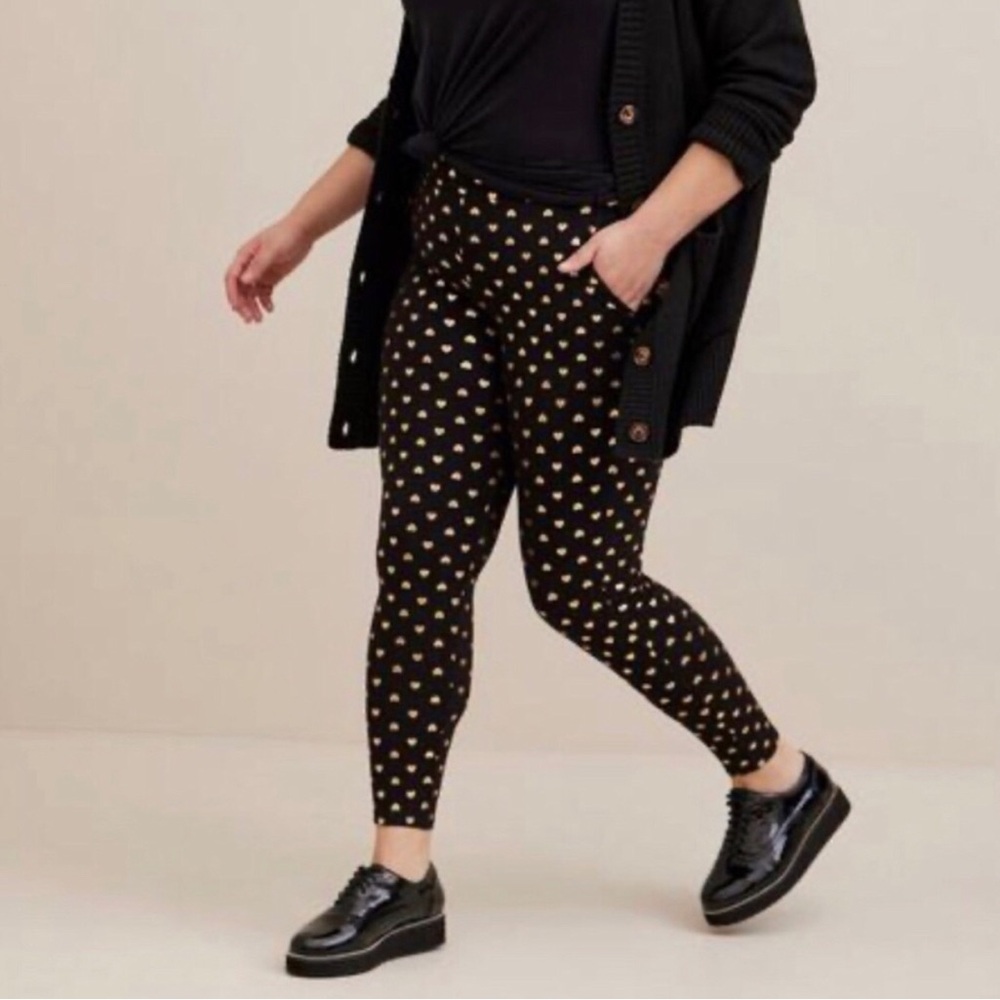 NWT Torrid Black Heart-Print Ponte Leggings - Women Size Torrid 00/Med
